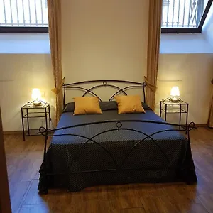 https://sarlette-cozy-room.hotelslidodijesolo.com