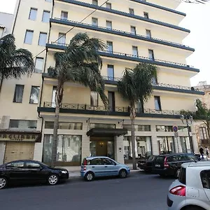 https://colonna.lecce-hotels.com