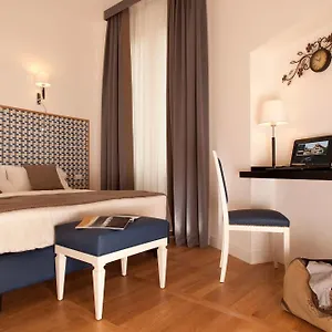 https://floris-hotel.it-romehotels.com